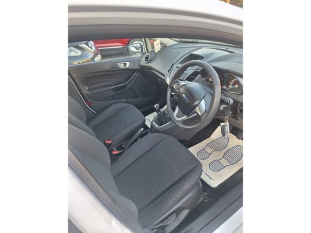 2015 Ford Fiesta - thumbnail 6
