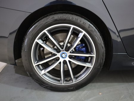 2022 BMW 5 Series - thumbnail 9