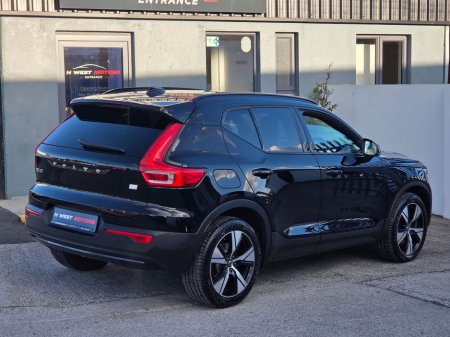 2022 Volvo XC40 R-DESIGN T4 RECHARGE €27,950 thumbnail
