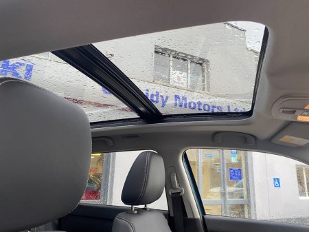 2024 Suzuki Vitara 1.4 Hybrid SZ5 MT €28,950 thumbnail