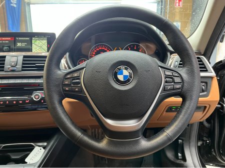 2019 BMW 3 Series 2019 BMW 320D LUXURY 2.0 AUTOMATIC / CRUISE CONTROL / REVERSE CAMERA / ELECTRIC MEMORY & HEATED SEATS AND MORE thumbnail