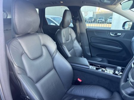 2023 Volvo XC60 T6 PHEV 350hp AT8 Plus (dark theme) €44,975 thumbnail