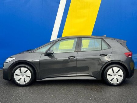 2021 Volkswagen ID.3 PRO LIFE 58KWH // DIGITAL CLUSTER // APPLE CARPLAY/ANDROID AUTO // ADAPTIVE CRUISE CONTROL €15,750