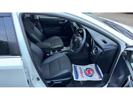 2017 Toyota Auris 1.8 HYBRID ICON €16,950 thumbnail