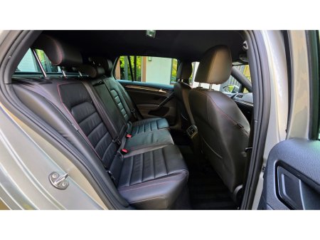 2014 Volkswagen Golf - thumbnail 24