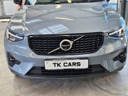 2023 Volvo XC40 - view 4