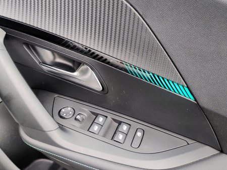 2023 Peugeot 2008 1.2 Puretech 100bhp Allure €25,950 thumbnail