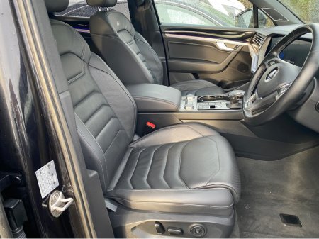 2020 Volkswagen Touareg 3.0 TDI V6  R LINE BLACK EDITION 2 SEAT COMMERCIAL ( 201 REG ) thumbnail
