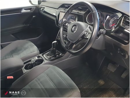 2019 Volkswagen Touran HIGHLINE 1.4 TSI (192) €25,945 thumbnail