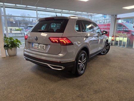 2021 Volkswagen Tiguan ELEGANCE 2.0 TDI MANUAL 6SPEED FWD 150HP 5 5DR €33,950 thumbnail
