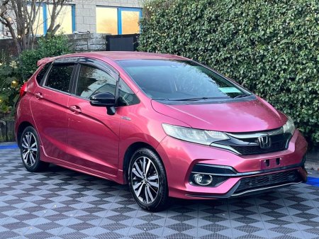 2018 Honda Fit F-PACKAGE 1.5 HYBRID // REVERSE CAMERA // ADAPTIVE CRUISE CONTROL // DIAMOND CUT ALLOYS