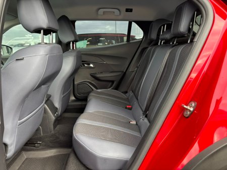2021 Peugeot 2008 - thumbnail 7