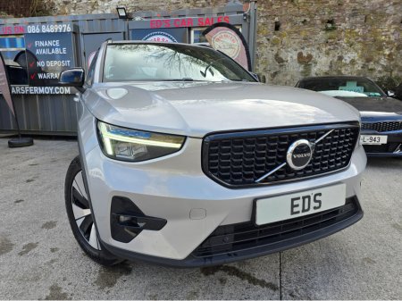 2023 Volvo XC40 - thumbnail 2