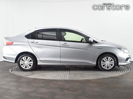 2019 Honda Grace - thumbnail 2