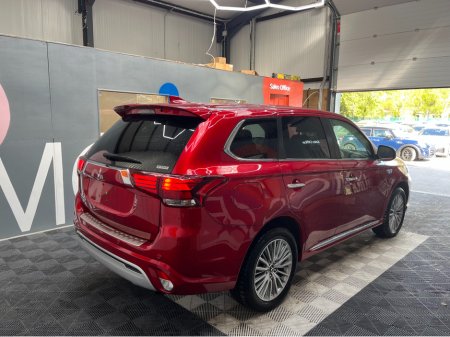 2021 Mitsubishi Outlander - photo 2