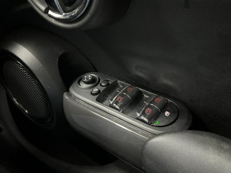 2016 MINI One 1.2 Automatic, Reversing camera €13,895 thumbnail