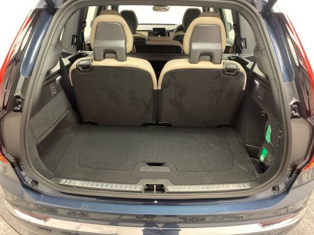 2026 Volvo XC90 - thumbnail 8