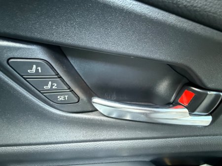 2023 Toyota Prius - thumbnail 30