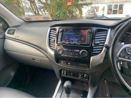 2015 Mitsubishi L200 DID BARBARIAN DCB 4DR 2.5 CR 4WORK €15,995 thumbnail