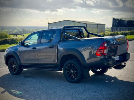 2023 Toyota Hilux - thumbnail 9