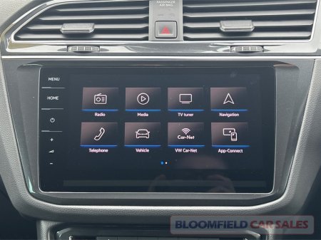 2018 Volkswagen Tiguan 4 MOTION R-LINE , DSG // PRISTINE €29,950 thumbnail