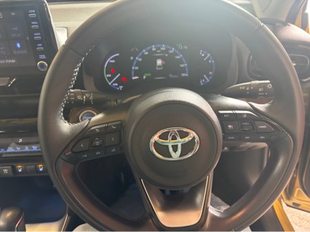 2021 Toyota Yaris - thumbnail 9