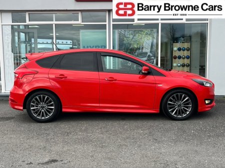 2018 Ford Focus - thumbnail 11