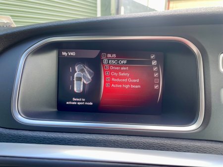 2018 Volvo V40 - thumbnail 39