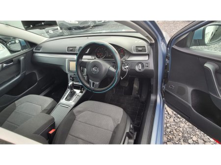 2011 Volkswagen Passat - thumbnail 14