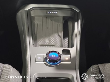 2025 Volkswagen T-Roc - thumbnail 14