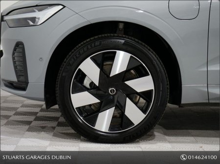 2025 Volvo XC60 T6 XC60 PLUS DARK: 20” UPGRADE DIAMOND CUT ALLOYS, VAPOUR METALLIC WITH CHARCOAL LEATHER, PANORAMIC ROOF, KEYLESS ENTRY, HEATED SEATS €61,945 thumbnail