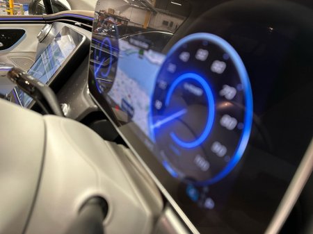 2023 Mercedes-Benz EQE EQE300 €55,900 thumbnail