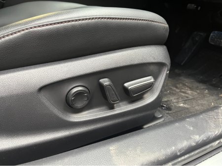 2019 Toyota Camry - thumbnail 12