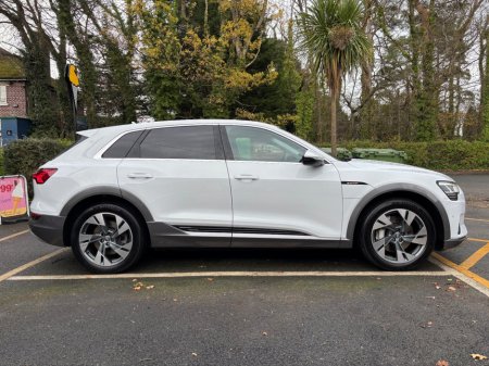 2020 Audi e-tron AUDI E TRON '50' - QUATTRO 'SPORT' FASH - 2 KEYS €23,900 thumbnail