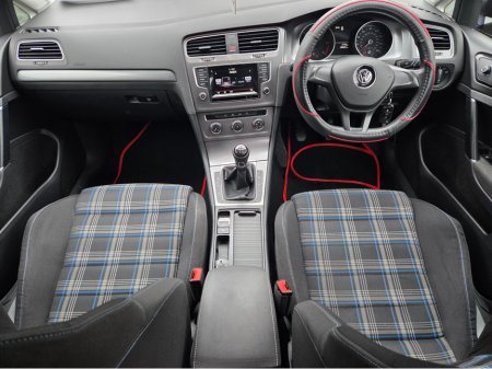 2015 Volkswagen Golf 1.6 TDI BLUEMOTION 110PS 5DR €6,500 thumbnail