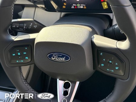 2026 Ford Capri - thumbnail 23