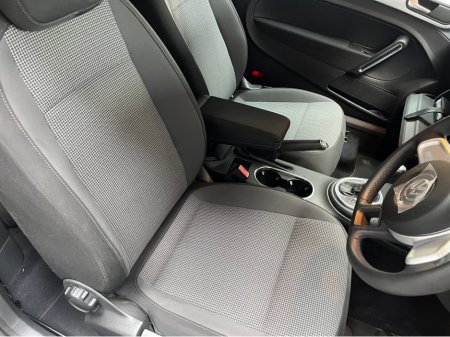 2015 Volkswagen Beetle - thumbnail 10