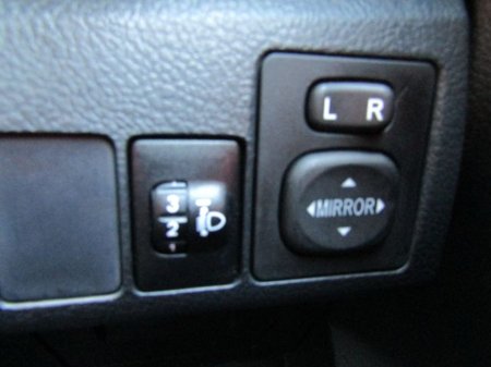 2018 Toyota Auris Hybrid Luna 4DR Auto €16,950 thumbnail