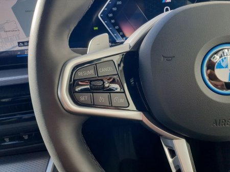 2025 BMW 3 Series - thumbnail 17