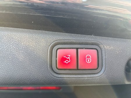 2016 Mercedes-Benz E Class - thumbnail 13