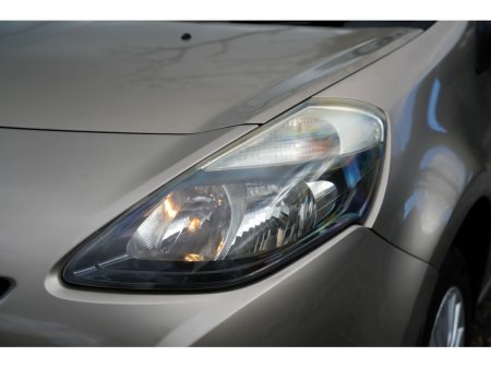 2010 Renault Clio - thumbnail 8