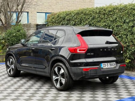 2022 Volvo XC40 R-DESIGN T4 1.5 HYBRID // SERVICE HISTORY // DIAMOND CUT ALLOYS // PARKING SENSORS €27,900 thumbnail