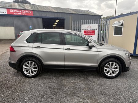 2016 Volkswagen Tiguan 2.0 TDI 150HP BMT Highline €17,995 thumbnail