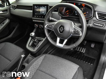 2020 Renault Clio Dynamique TCe 100 MY19 €13,900 thumbnail