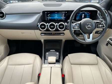 2022 Mercedes-Benz GLA Class - thumbnail 10