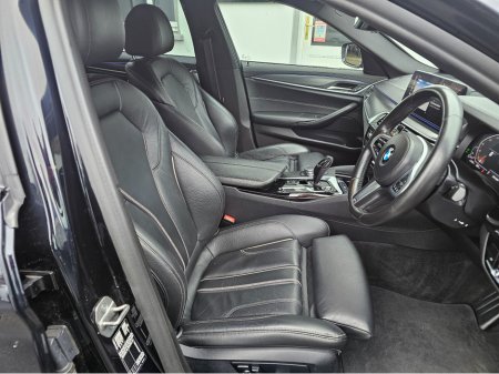 2021 BMW 5 Series - thumbnail 12