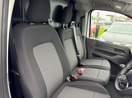 2026 Volkswagen Transporter Trendline LWB 150HP (Price ex VAT) €37,975 thumbnail