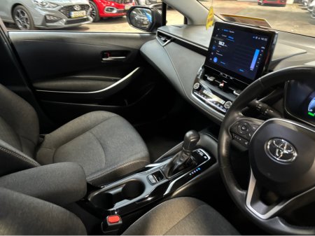 2023 Toyota Corolla LUNA SALOON 4DR AUTO €22,499 thumbnail