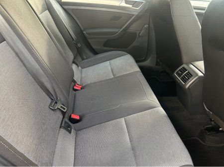 2014 Volkswagen Golf 1.2 TSI S BLUEMOTION 85PS 5DR €10,950 thumbnail