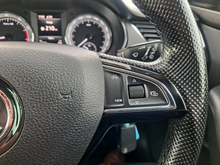 2020 Skoda Octavia - thumbnail 25